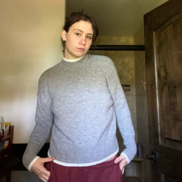 MAX Studios sweater - Picture 3 of 5